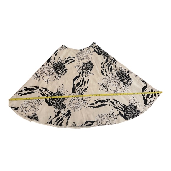 Madison Studio Skirt Womens Size 6 Black & White Floral 100% Silk - Picture 10 of 13